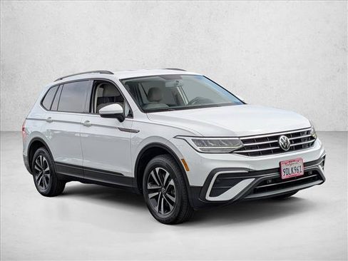 Used 2022 Volkswagen Tiguan S FWD image 4