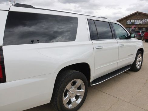 Used 2017 Chevrolet Suburban Premier AWD/4WD image 9