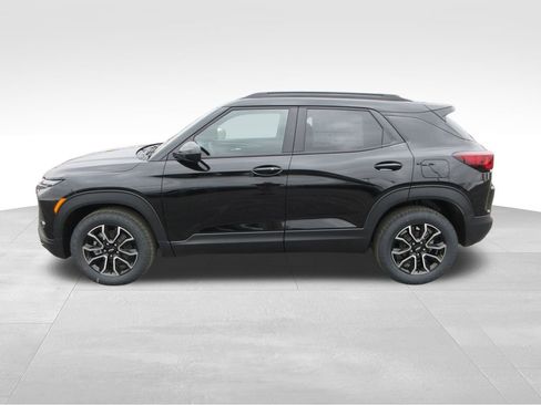 New 2026 Chevrolet TrailBlazer ACTIV w/ Convenience Package FWD image 2