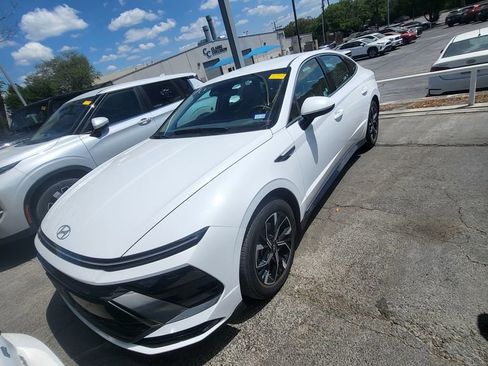 Used 2025 Hyundai Sonata SEL image 2