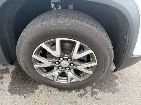 Used 2020 GMC Acadia SLE w/ Driver Convenience Package FWD image 4
