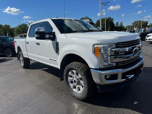 Used 2017 Ford F250 Lariat w/ Chrome Package AWD/4WD image 7