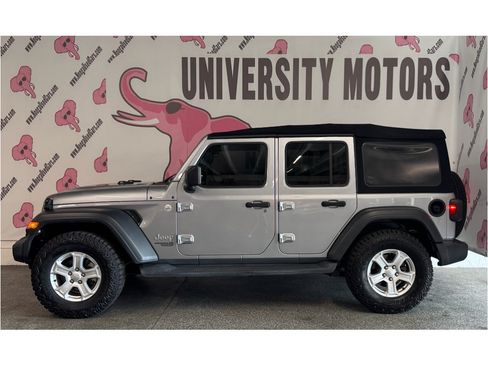 Used 2018 Jeep Wrangler Unlimited Sport S AWD/4WD image 8