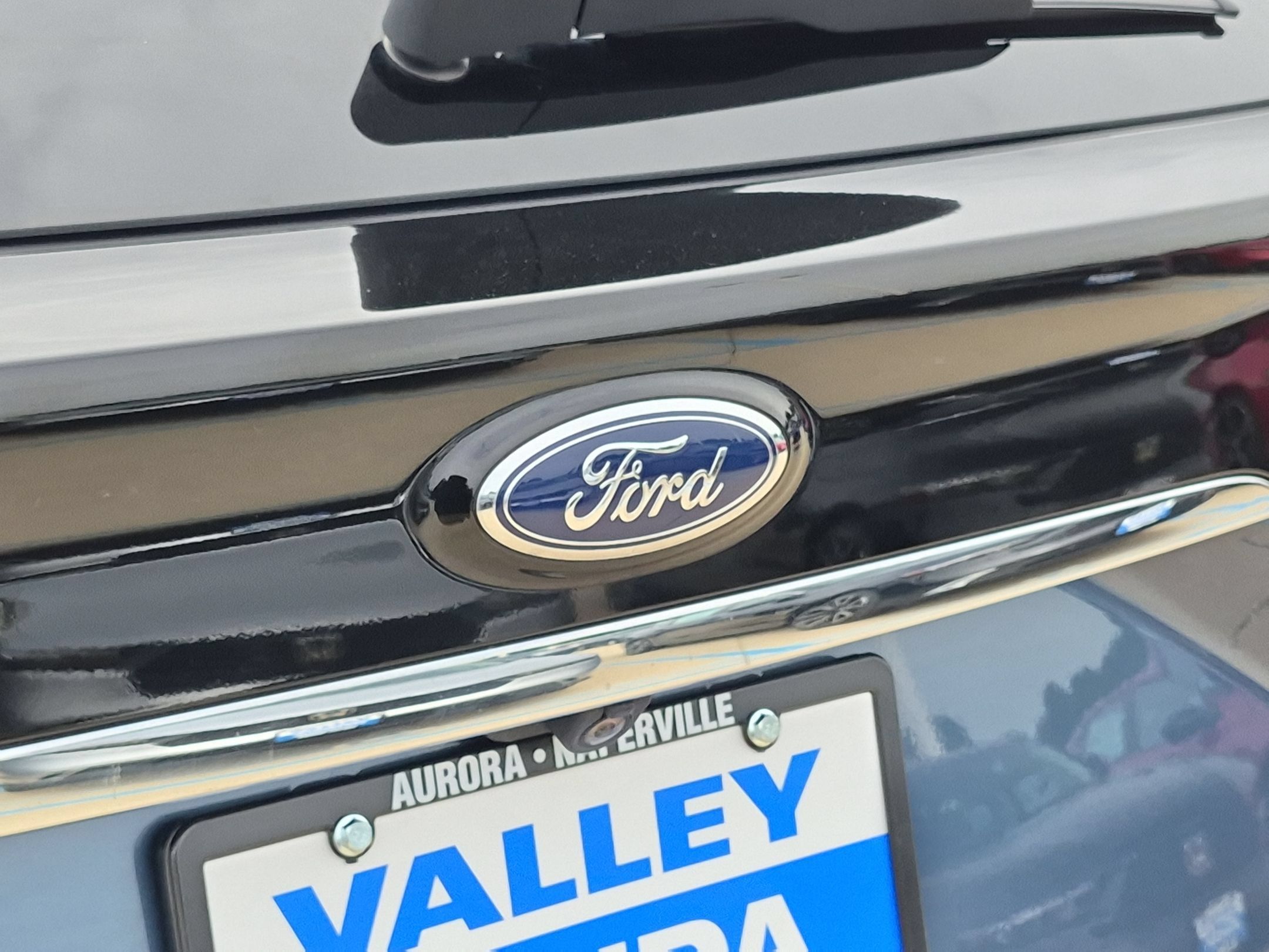 Used 2019 Ford Edge Titanium w/ Cold Weather Package AWD/4WD image 29