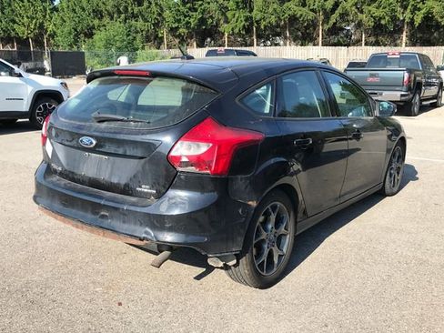 Used 2013 Ford Focus SE FWD image 2