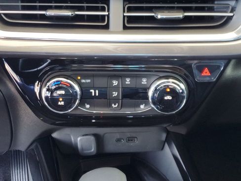 New 2026 Chevrolet Trax ACTIV w/ Sunroof Package image 24