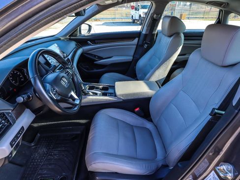 Used 2018 Honda Accord Touring image 38