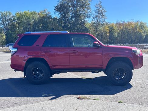 Used 2017 Toyota 4Runner SR5 image 13