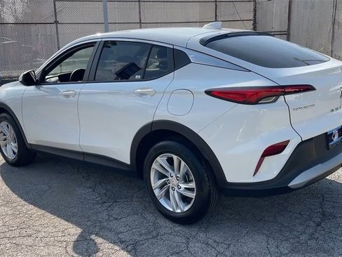 Used 2024 Buick Envista Preferred w/ Convenience II Package image 7