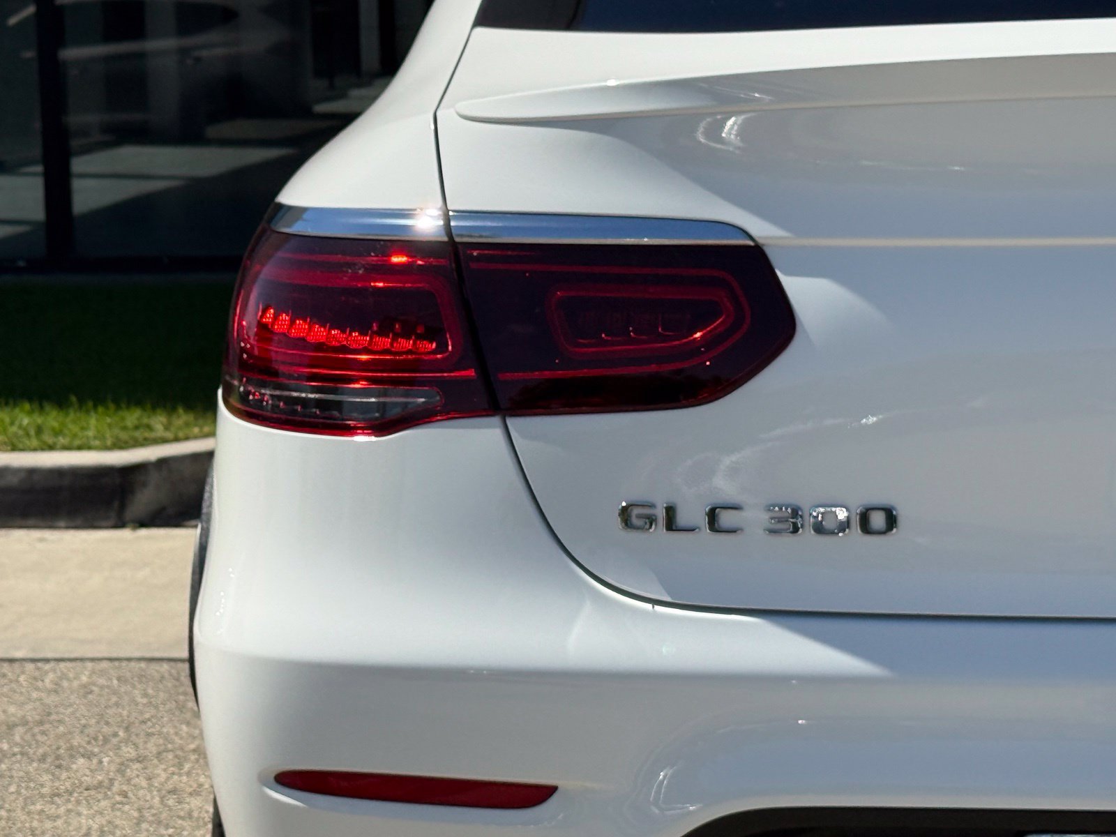 Used 2022 Mercedes-Benz GLC 300 4MATIC Coupe image 11