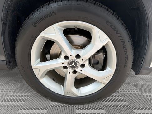 Used 2020 Mercedes-Benz GLA 250 4MATIC image 29