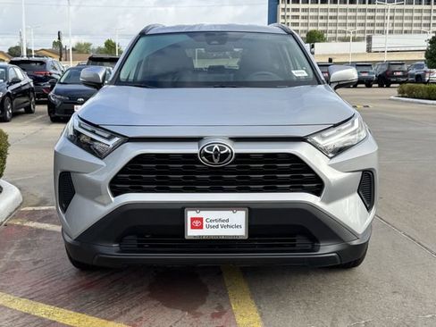 Used 2024 Toyota RAV4 XLE image 3