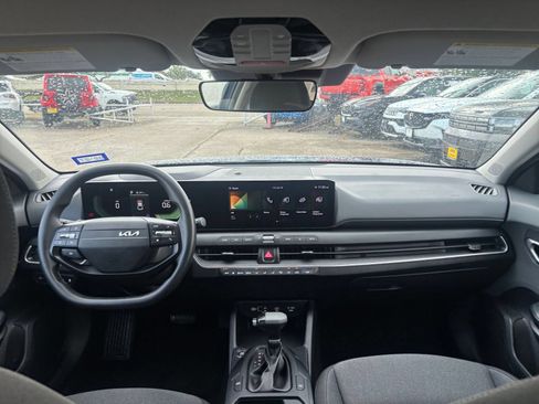 Used 2025 Kia K4 FWD image 32