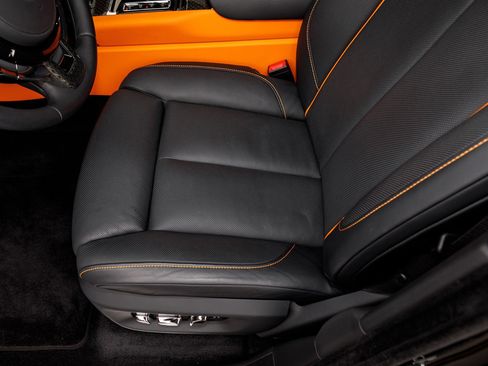 Used 2022 Rolls-Royce Cullinan Black Badge w/ Dark Exterior Package image 35