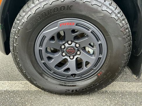Certified 2025 Nissan Frontier Pro-X image 10