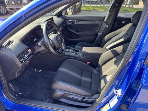 Used 2023 Honda Civic Sport image 2