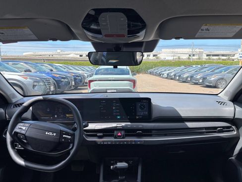 Used 2025 Kia K4 FWD image 32