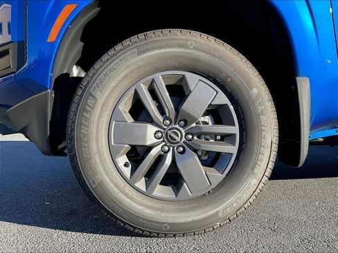 Used 2025 Nissan Frontier SV image 14