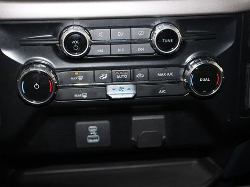 Used 2024 Ford F150 XLT w/ FX4 Off-Road Package image 29