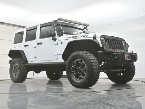 Used 2017 Jeep Wrangler Unlimited Rubicon AWD/4WD image 31