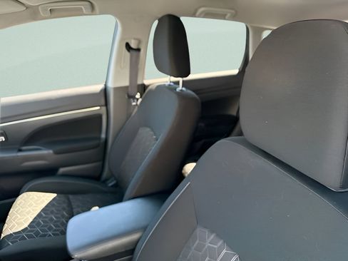 Used 2024 Mitsubishi Outlander Sport AWD image 16