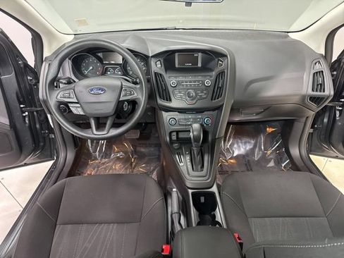 Used 2018 Ford Focus SE FWD image 13