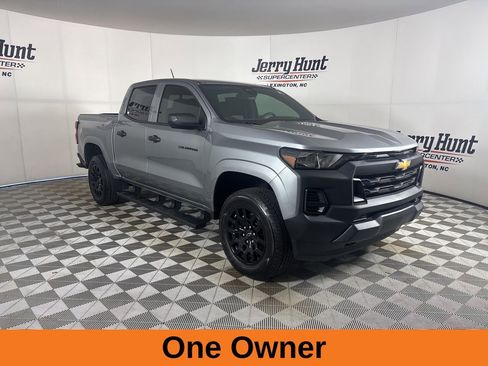 Used 2025 Chevrolet Colorado W/T w/ WT Custom Package image 4
