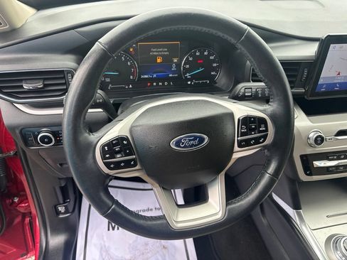Used 2023 Ford Explorer XLT w/ Equipment Group 202A AWD/4WD image 22