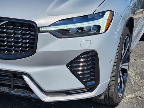 Certified 2025 Volvo XC60 T8 Ultra w/ Protection Package Premier image 11