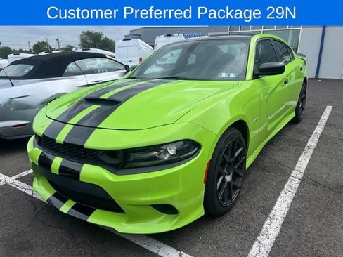 Used 2019 Dodge Charger R/T w/ Plus Group RWD image 2