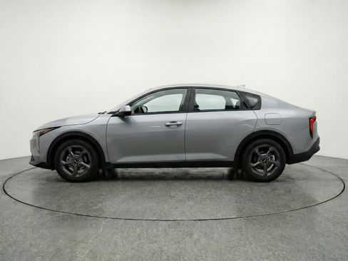 Used 2025 Kia K4 FWD image 5