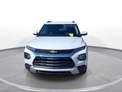 Used 2022 Chevrolet TrailBlazer LT w/ Convenience Package FWD image 3