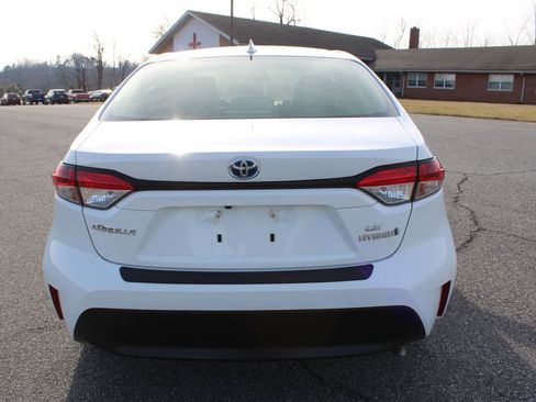 Used 2024 Toyota Corolla LE image 8