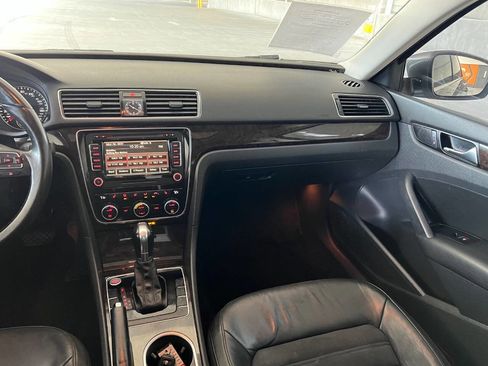 Used 2014 Volkswagen Passat TDI SEL Premium FWD image 11