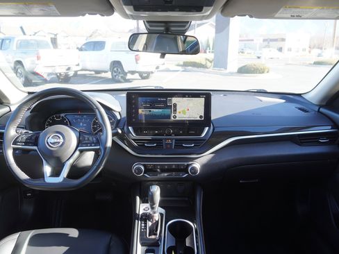 Used 2024 Nissan Altima 2.5 SR w/ SR Premium Package image 28