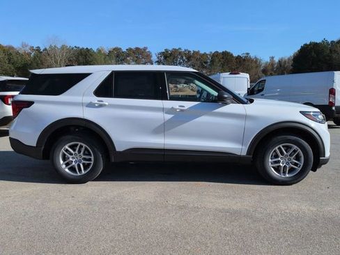 New 2026 Ford Explorer Active image 3