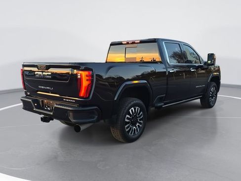 Used 2025 GMC Sierra 2500 Denali Ultimate image 3