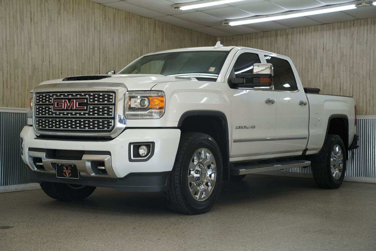 Used 2019 GMC Sierra 2500 Denali w/ Duramax Plus Package AWD/4WD image 4