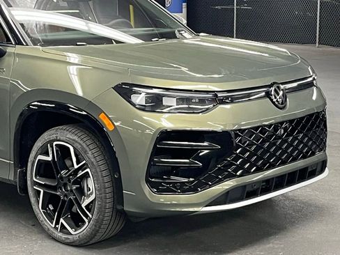 New 2026 Volkswagen Tiguan SEL R-Line image 43