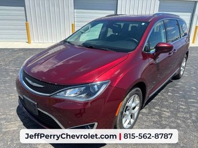 Used 2017 Chrysler Pacifica Touring-L Plus w/ Tire & Wheel Group