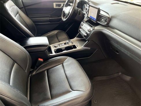 Used 2020 Ford Explorer XLT w/ Equipment Group 202A image 25