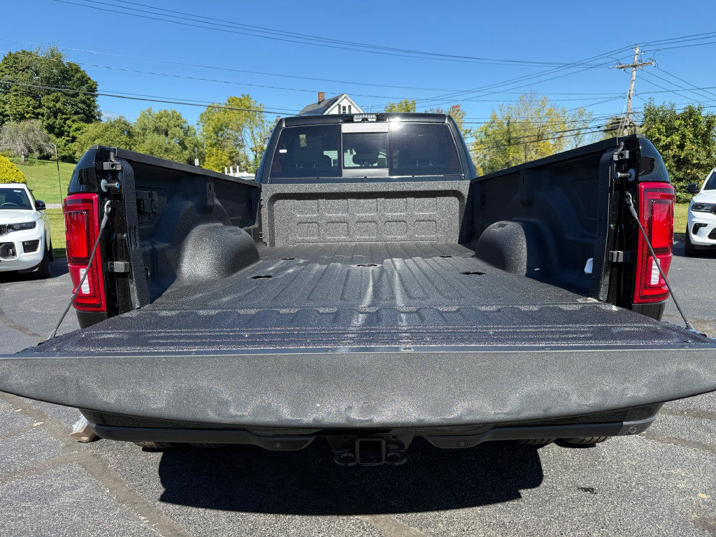 New 2026 RAM 3500 Big Horn AWD/4WD image 18