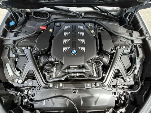 Used 2026 BMW 760i xDrive w/ Luxury Rear Seating Package AWD/4WD image 18