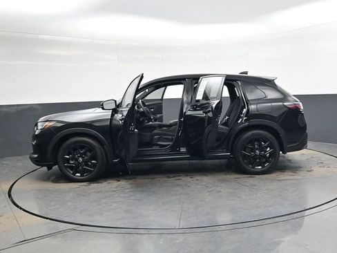 Used 2023 Honda HR-V Sport image 39