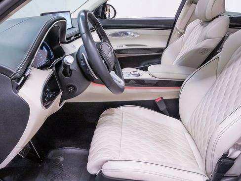 Certified 2023 Genesis GV70 3.5T Sport w/ Sport Prestige Package image 9