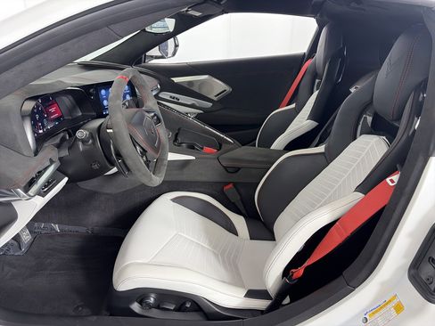 Used 2023 Chevrolet Corvette Stingray Premium Cpe w/ Z51 Performance Package image 6