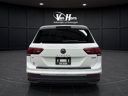 Used 2024 Volkswagen Tiguan SE AWD/4WD image 6