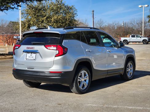 Certified 2022 GMC Terrain SLE w/ Driver Convenience Package image 7