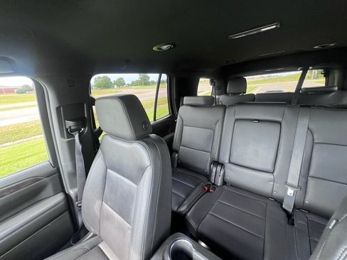 Used 2024 Chevrolet Tahoe LT w/ Luxury Package RWD image 29