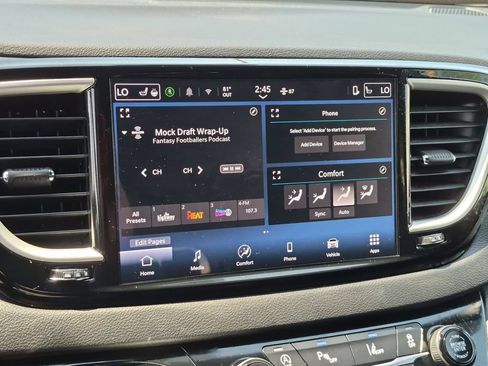 Used 2025 Chrysler Pacifica Select FWD image 17